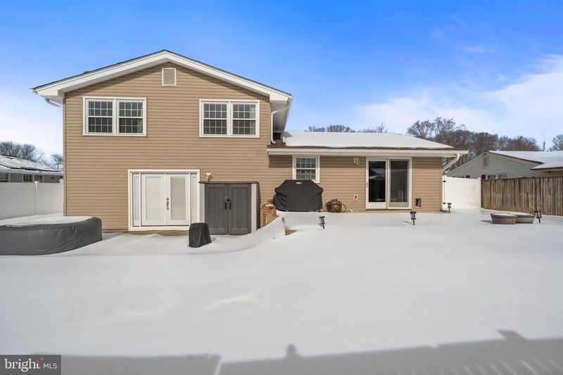 2730 Pinewood Dr, Waldorf, MD 20601