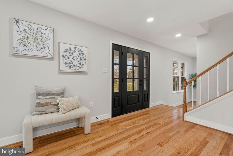 2678 Oakton Glen Dr, Vienna, VA 22181