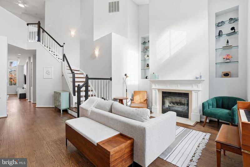 7023 Haycock Rd #706, Falls Church, VA 22043