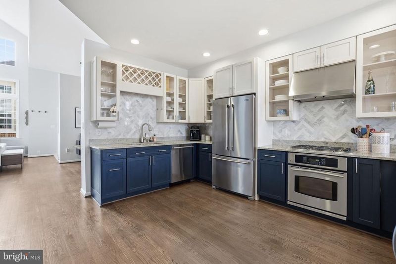 7023 Haycock Rd #706, Falls Church, VA 22043