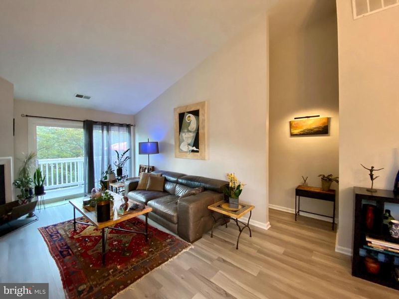 2970 Yarling Ct, Falls Church, VA 22042