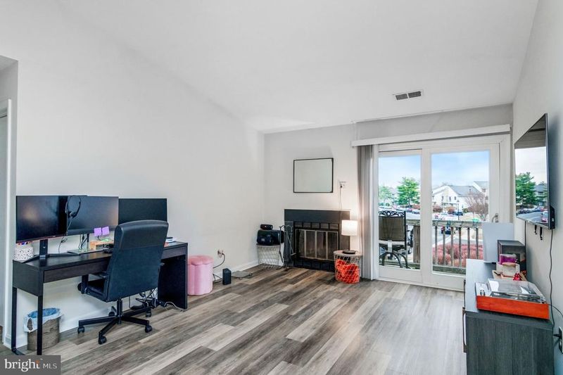 8610 Beekman Pl #10D, Alexandria, VA 22309