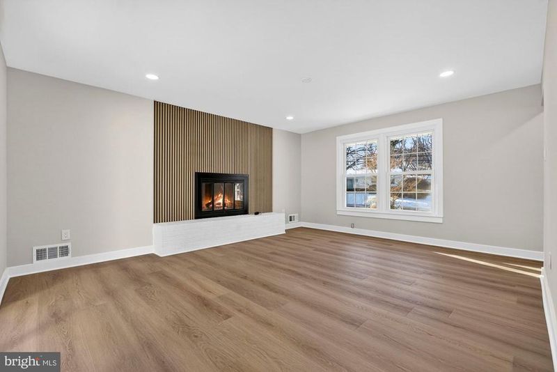 8612 Cottage St, Vienna, VA 22180