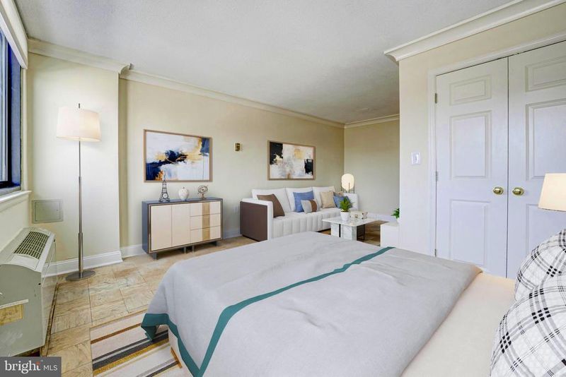 801 N Pitt St #311, Alexandria, VA 22314