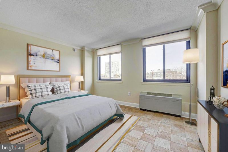801 N Pitt St #311, Alexandria, VA 22314