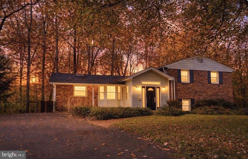 4962 Sabra Ln, Annandale, VA 22003