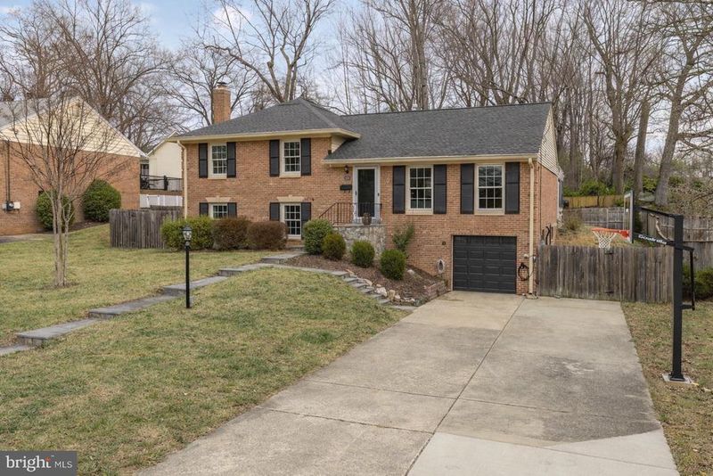 9615 Byeforde Rd, Kensington, MD 20895