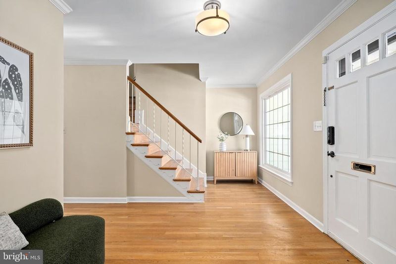 7002 Old Cabin Ln, Rockville, MD 20852