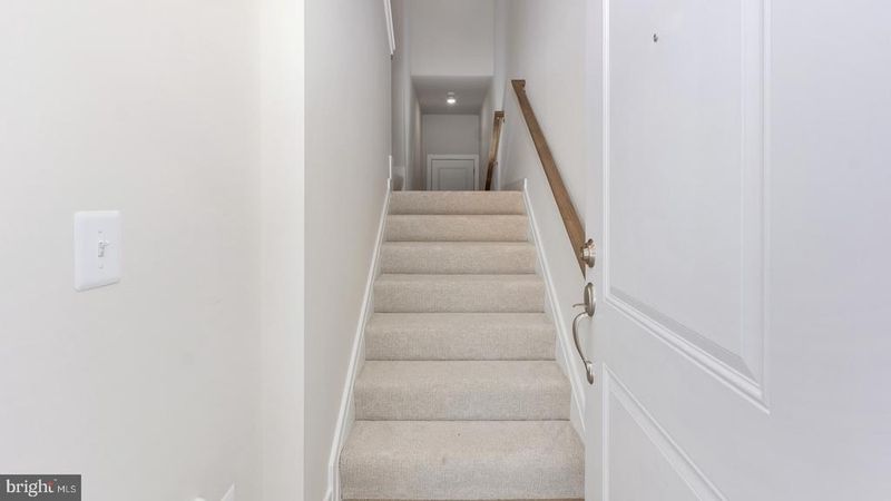 20821 Cloongee Ter, Dulles, VA 20166