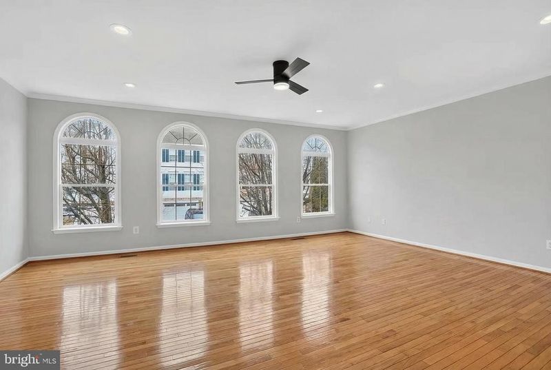 21758 Flora Springs Ter, Ashburn, VA 20147