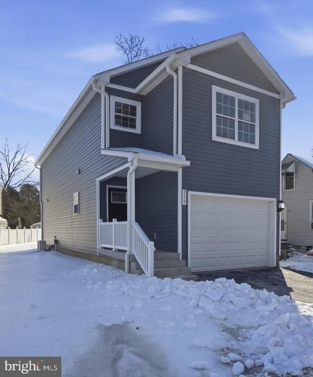 715 Hammonds Ln, Brooklyn Park, MD 21225