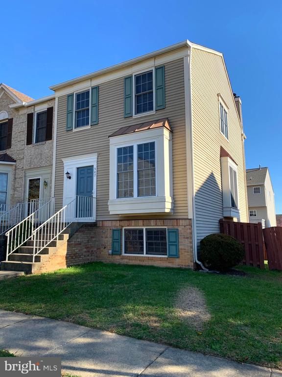 507 Falkirk Ct, Fredericksburg, VA 22406
