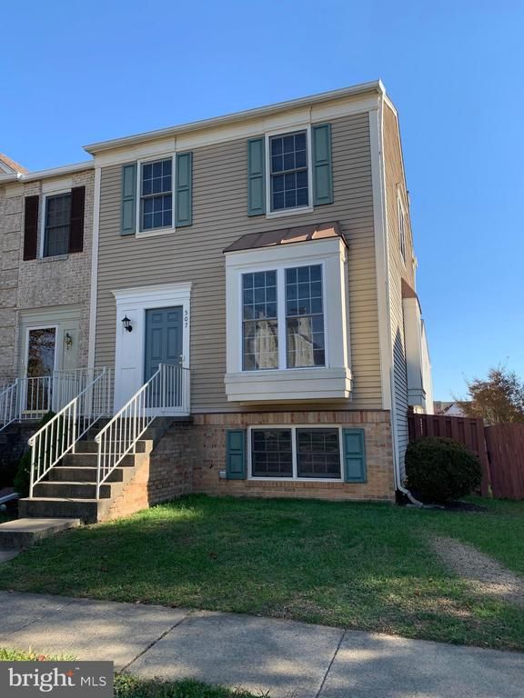 507 Falkirk Ct, Fredericksburg, VA 22406
