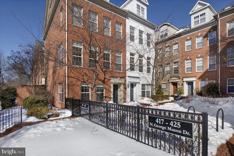 435 N George Mason Dr, Arlington, VA 22203