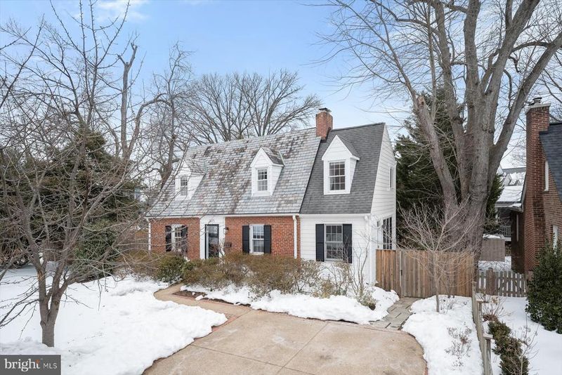 2525 N Florida St, Arlington, VA 22207