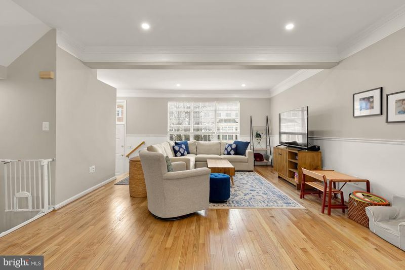 6143 Cinnamon Ct, Alexandria, VA 22310