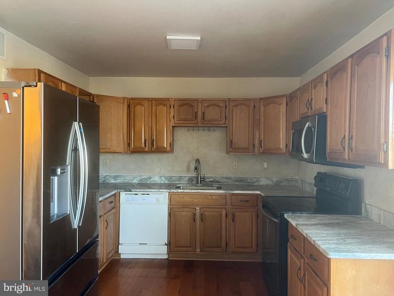 16 N Pendleton Ct #10B, Frederick, MD 21703