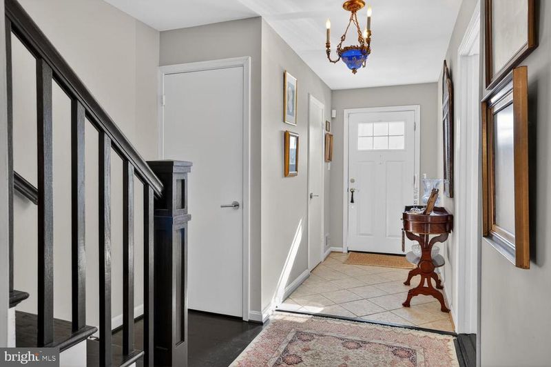 7374 Eldorado St, Mclean, VA 22102