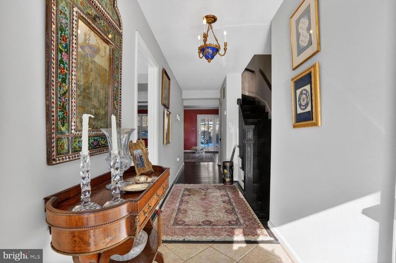 7374 Eldorado St, Mclean, VA 22102