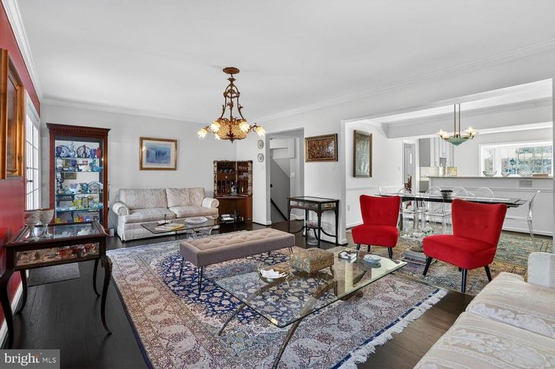 7374 Eldorado St, Mclean, VA 22102