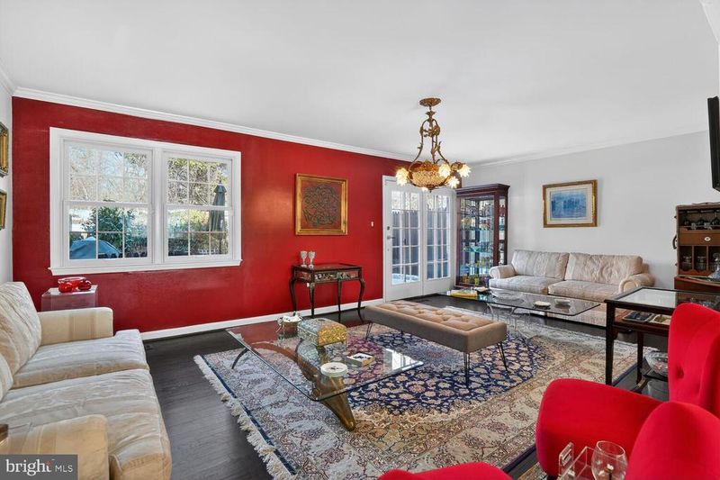 7374 Eldorado St, Mclean, VA 22102