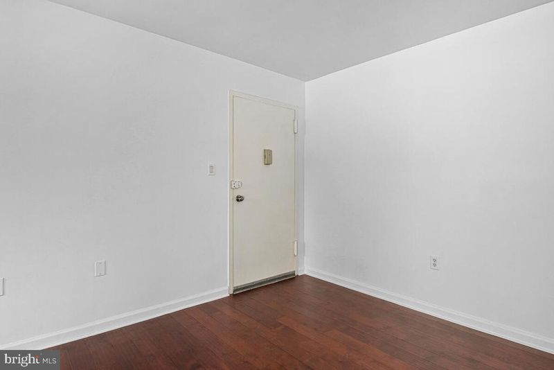 1604 Renate Dr #104, Woodbridge, VA 22192