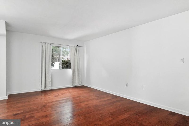1604 Renate Dr #104, Woodbridge, VA 22192