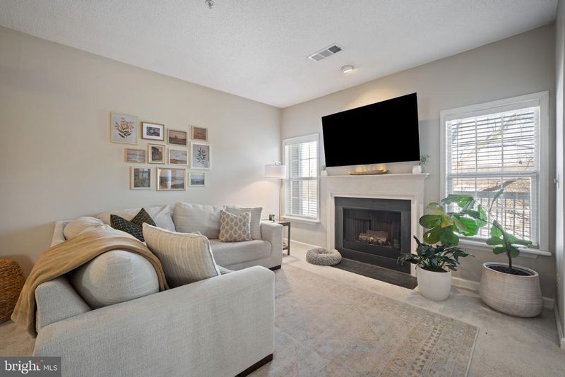 1724 Lake Shore Crest Dr #25, Reston, VA 20190