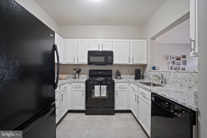 1724 Lake Shore Crest Dr #25, Reston, VA 20190