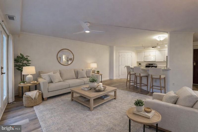 801 S Pitt St #228, Alexandria, VA 22314
