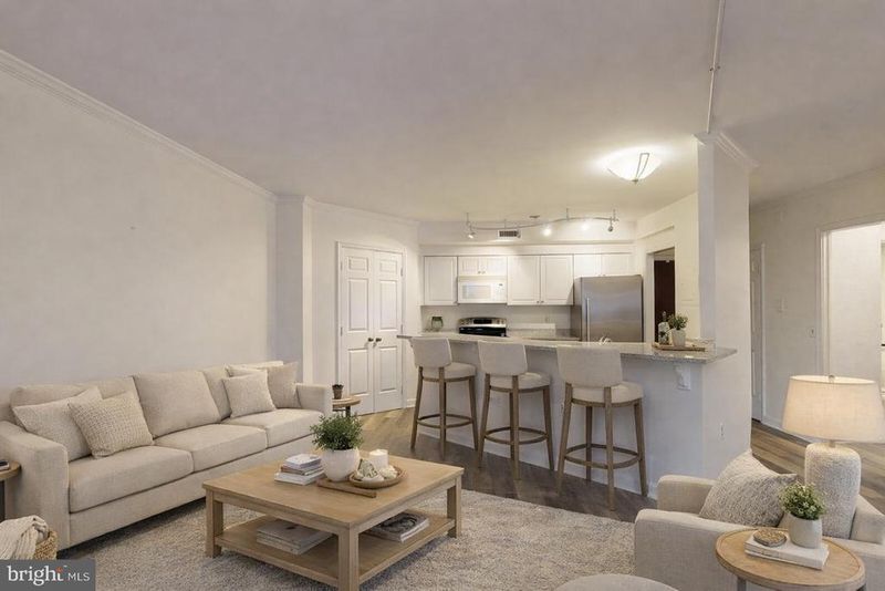 801 S Pitt St #228, Alexandria, VA 22314