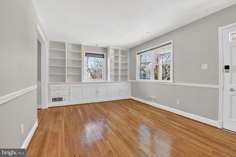 4411 Edgefield Rd, Kensington, MD 20895
