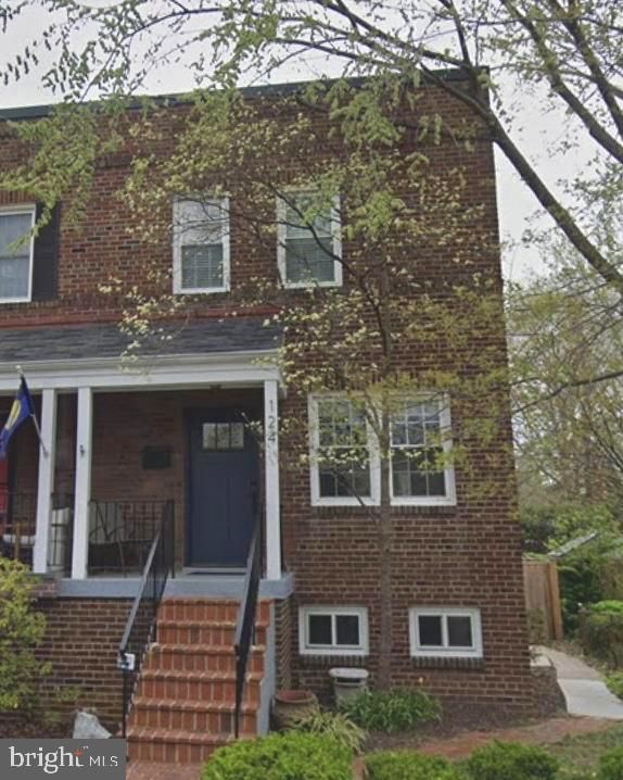 124 E Maple St, Alexandria, VA 22301