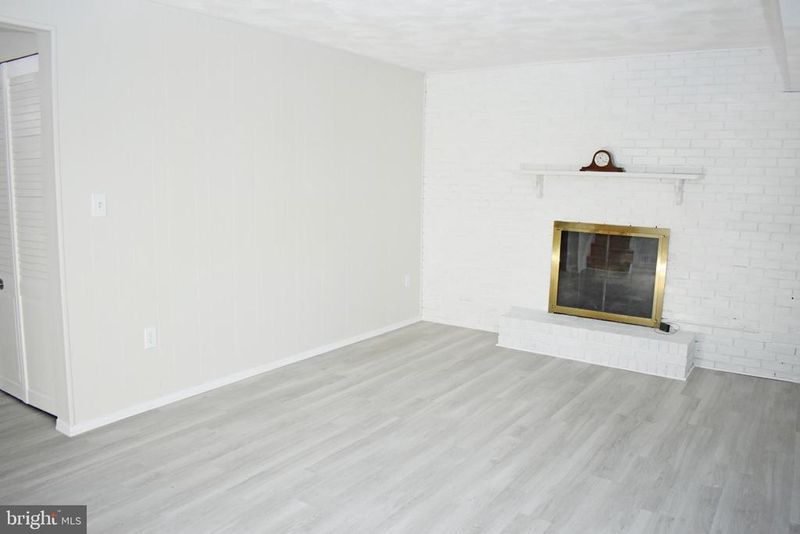 8134 Phirne Rd E, Glen Burnie, MD 21061