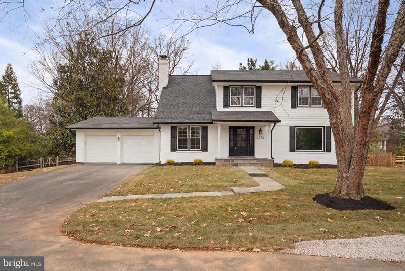 2678 Oakton Glen Dr, Vienna, VA 22181