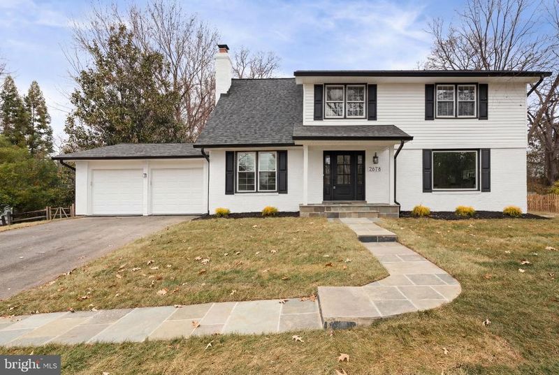 2678 Oakton Glen Dr, Vienna, VA 22181