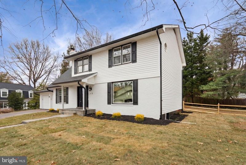 2678 Oakton Glen Dr, Vienna, VA 22181