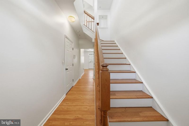2957 Huntington Grove Sq, Alexandria, VA 22306