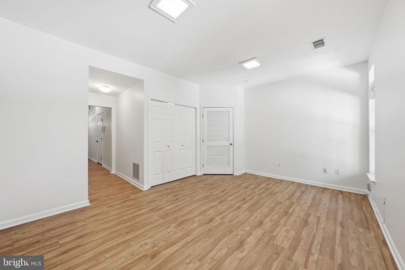 2957 Huntington Grove Sq, Alexandria, VA 22306