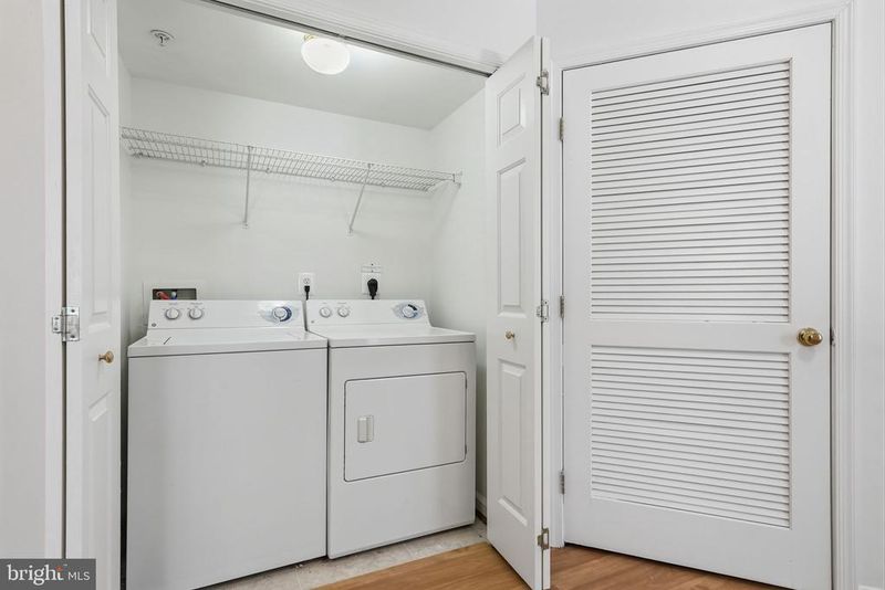 2957 Huntington Grove Sq, Alexandria, VA 22306