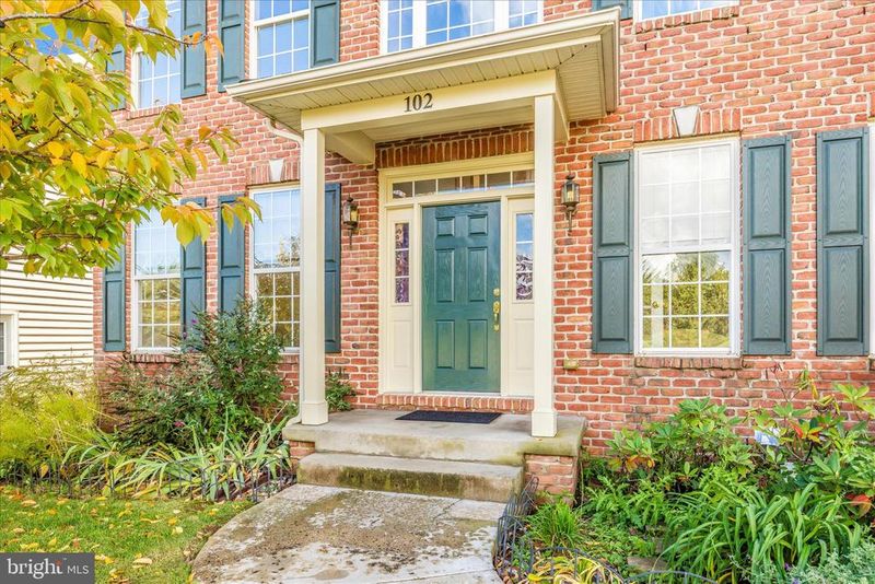 102 Sunlight Dr, Frederick, MD 21702
