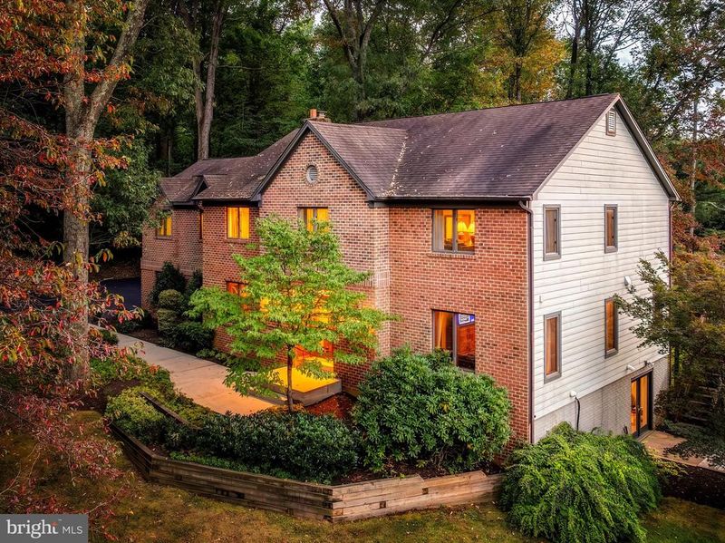 1738 Dressage Dr, Reston, VA 20190
