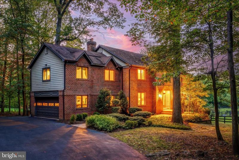 1738 Dressage Dr, Reston, VA 20190