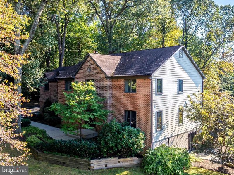 1738 Dressage Dr, Reston, VA 20190