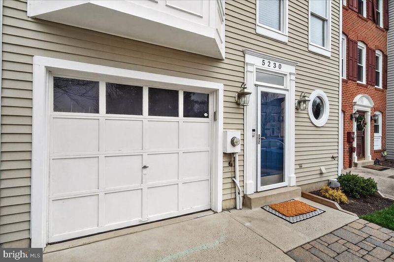 5230 Bamburg Ct, Frederick, MD 21703