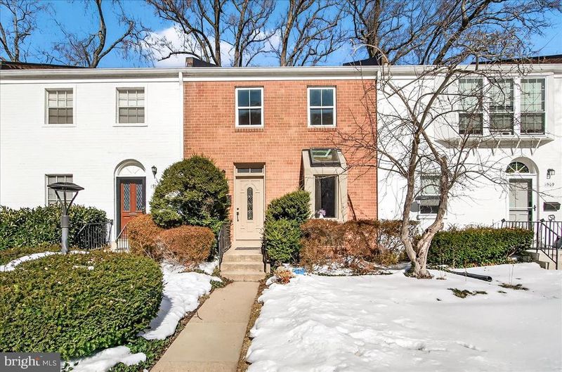 1911 Lyttonsville Rd #1911, Silver Spring, MD 20910
