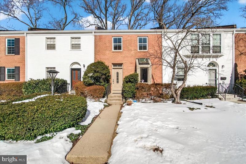 1911 Lyttonsville Rd #1911, Silver Spring, MD 20910