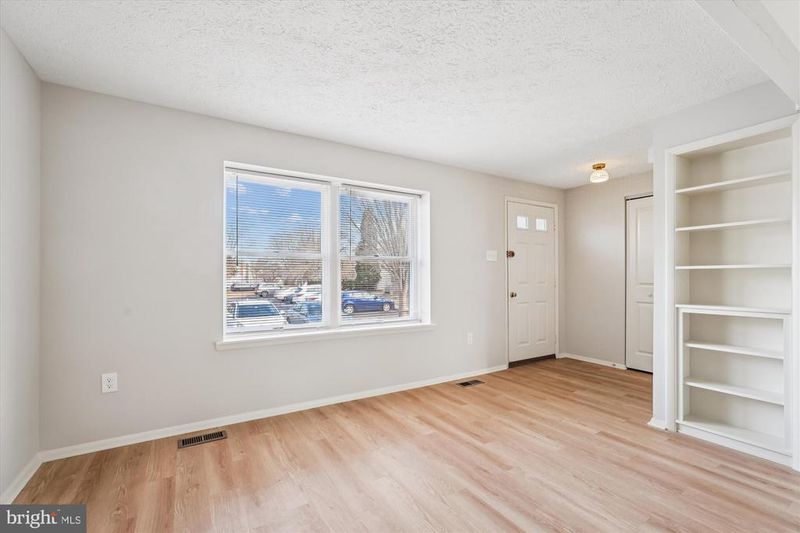 7623 Nutwood Ct, Rockville, MD 20855