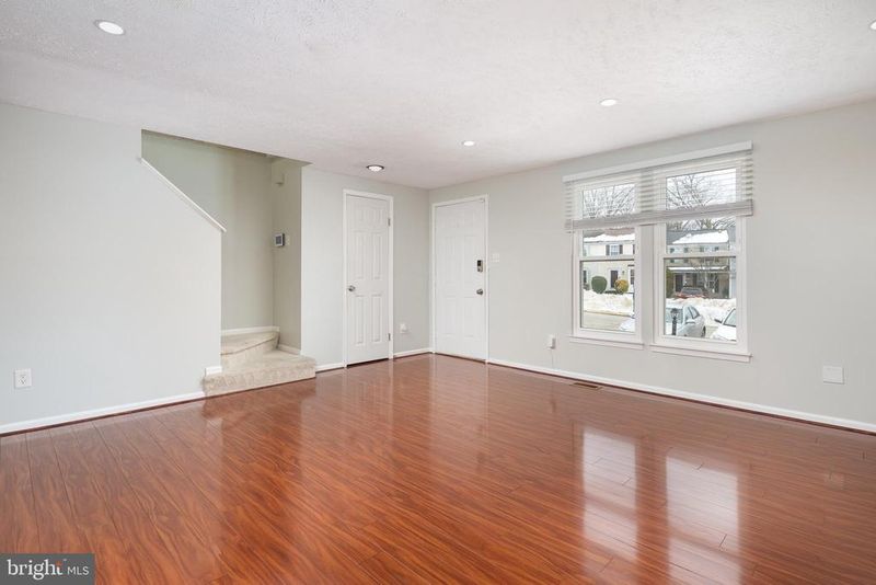 7476 Wounded Knee Rd, Lorton, VA 22079
