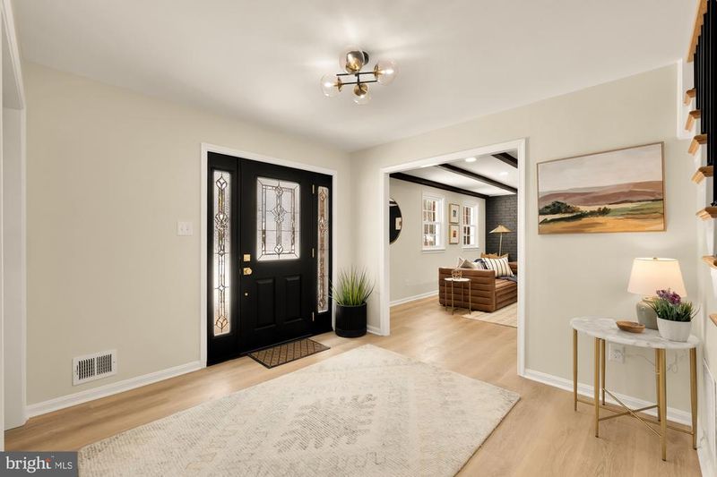 11708 Stonewood Ln, North Bethesda, MD 20852